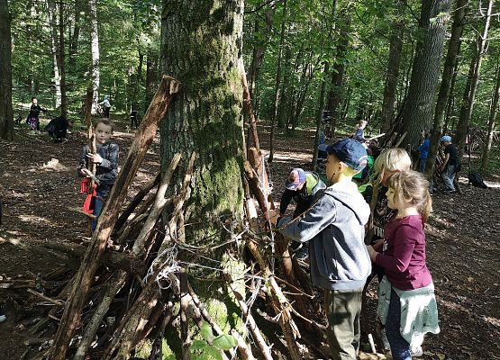 Wycieczka kaszubska klasy do Pałacu pod Bocianim Gniazdem w Runowie grafika