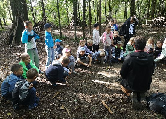 Wycieczka kaszubska klasy do Pałacu pod Bocianim Gniazdem w Runowie grafika