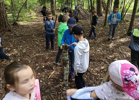 Wycieczka kaszubska klasy do Pałacu pod Bocianim Gniazdem w Runowie grafika