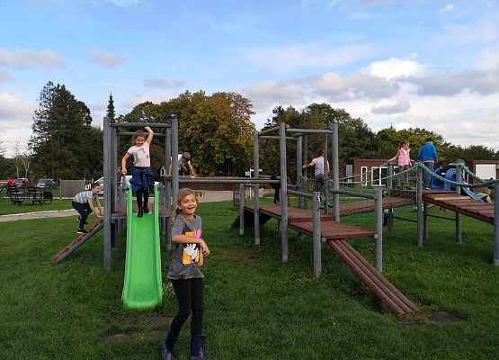 Wycieczka kaszubska klasy do Pałacu pod Bocianim Gniazdem w Runowie grafika