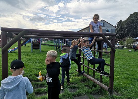 Wycieczka kaszubska klasy do Pałacu pod Bocianim Gniazdem w Runowie grafika