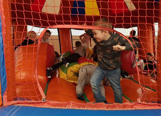 Wycieczka kaszubska klasy do Pałacu pod Bocianim Gniazdem w Runowie grafika