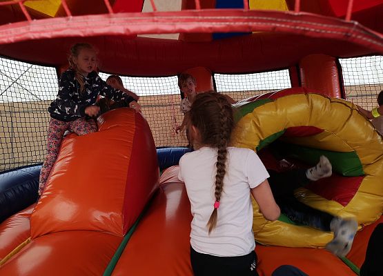 Wycieczka kaszubska klasy do Pałacu pod Bocianim Gniazdem w Runowie grafika