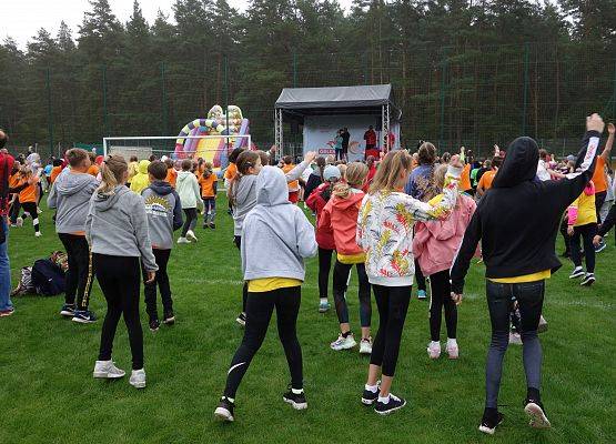 Z podwórka na bieżnię grafika