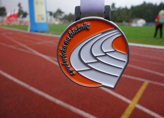 Z podwórka na bieżnię grafika