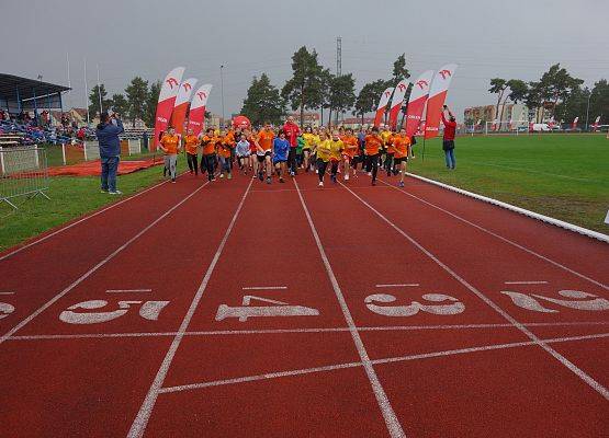 Z podwórka na bieżnię grafika