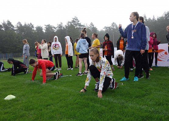 Z podwórka na bieżnię grafika