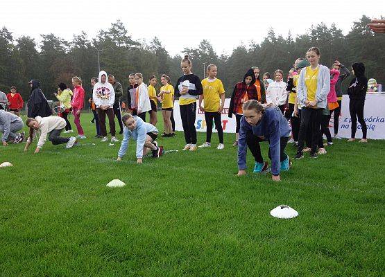 Z podwórka na bieżnię grafika