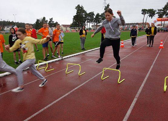 Z podwórka na bieżnię grafika