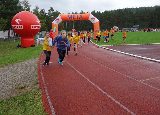 Z podwórka na bieżnię grafika