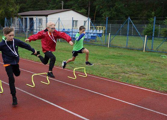 Z podwórka na bieżnię grafika