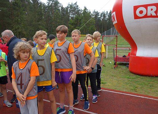 Z podwórka na bieżnię grafika