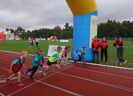Z podwórka na bieżnię grafika