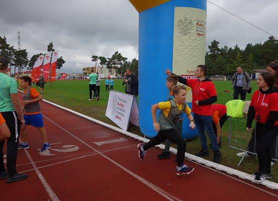 Z podwórka na bieżnię grafika