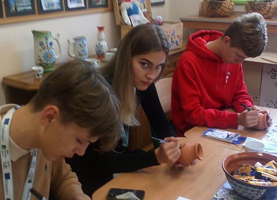 Warsztaty kaszubskie dla gości z Erasmus + grafika