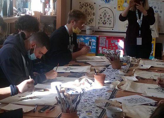 Warsztaty kaszubskie dla gości z Erasmus + grafika