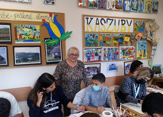 Warsztaty kaszubskie dla gości z Erasmus + grafika