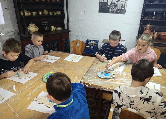 Wycieczka kaszubska klas drugich do Kartuz grafika