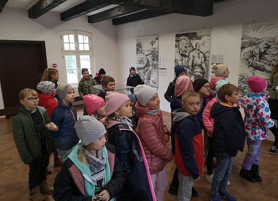 Wycieczka kaszubska klas drugich do Kartuz grafika