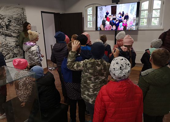 Wycieczka kaszubska klas drugich do Kartuz grafika