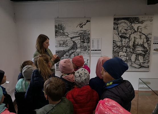 Wycieczka kaszubska klas drugich do Kartuz grafika