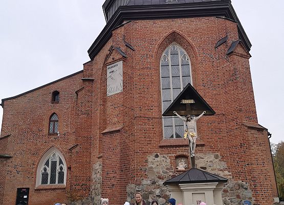 Wycieczka kaszubska klas drugich do Kartuz grafika