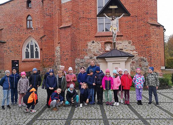 Wycieczka kaszubska klas drugich do Kartuz grafika