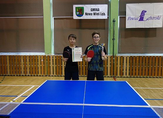 Jonatan i Paweł Mistrzami powiatu w tenisie stołowym! grafika