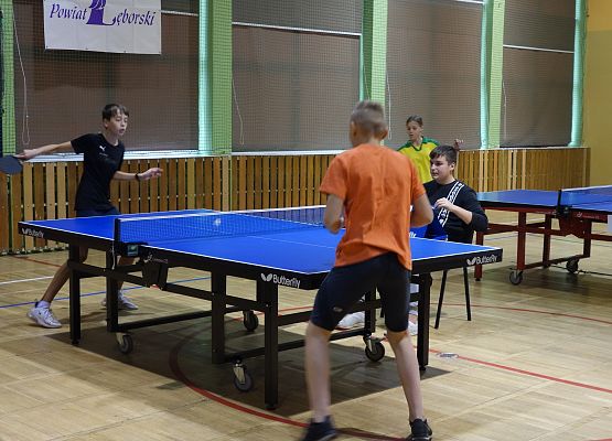 Jonatan i Paweł Mistrzami powiatu w tenisie stołowym! grafika