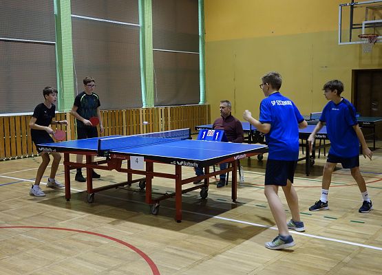 Jonatan i Paweł Mistrzami powiatu w tenisie stołowym! grafika