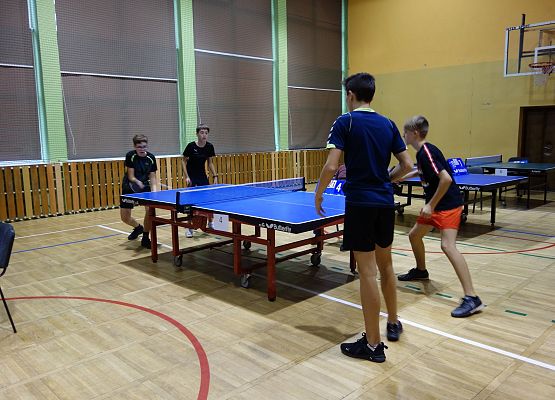 Jonatan i Paweł Mistrzami powiatu w tenisie stołowym! grafika