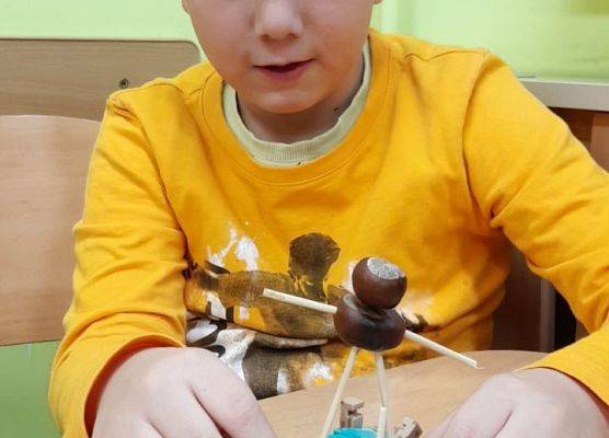 Kasztanowe cudaki klasy 2b grafika