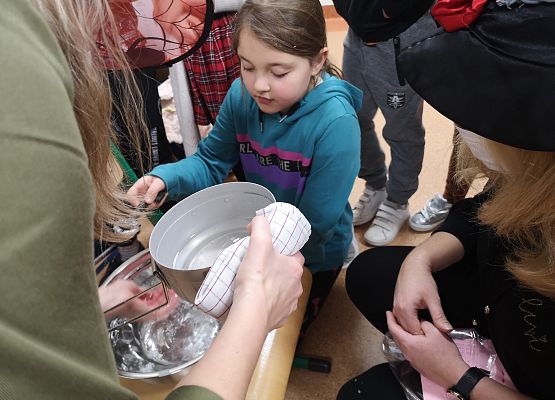 Andrzejki w klasach drugich :) grafika
