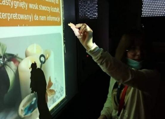 Fotorelacja z zabawy andrzejkowej klasy 7a grafika