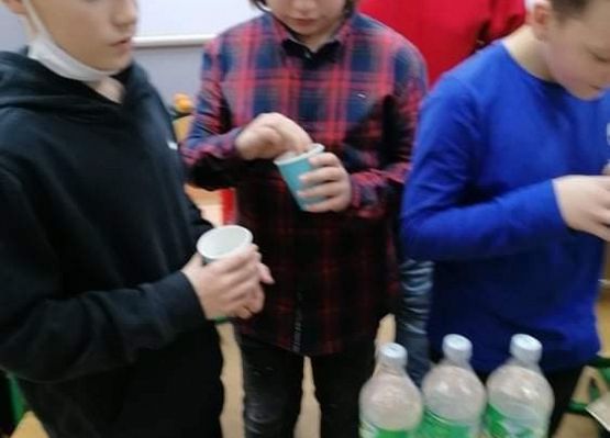 Fotorelacja z zabawy andrzejkowej klasy 7a grafika