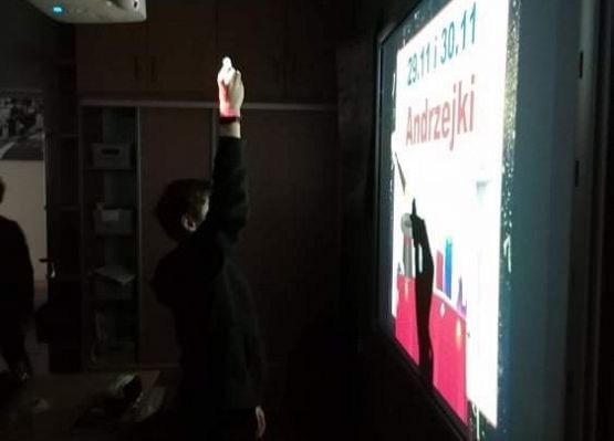 Fotorelacja z zabawy andrzejkowej klasy 7a grafika