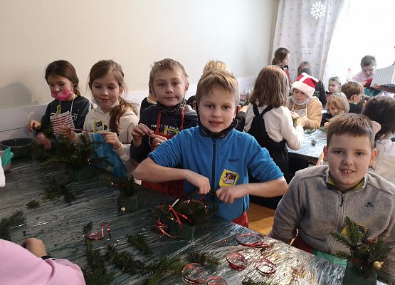 Klasy 1-3 na Przystanku Świętego Mikołaja w Drzewinie grafika