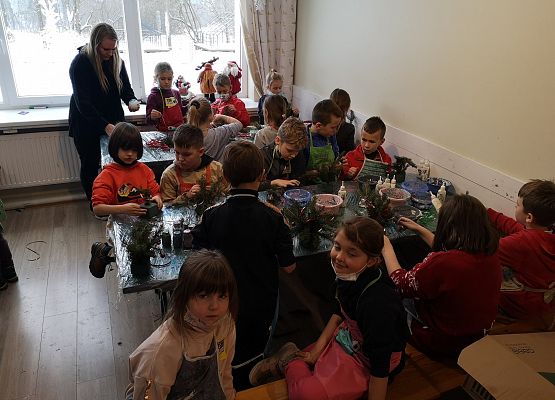 Klasy 1-3 na Przystanku Świętego Mikołaja w Drzewinie grafika