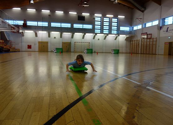 Zawody sportowe dla klas I grafika