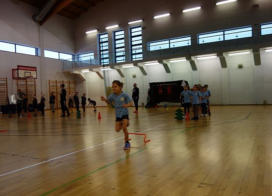 Zawody sportowe dla klas I grafika