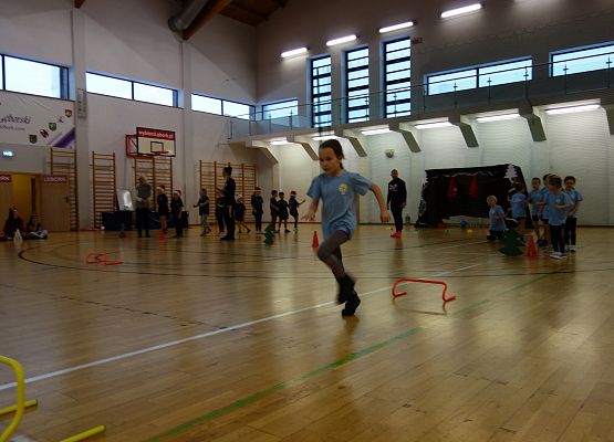 Zawody sportowe dla klas I grafika