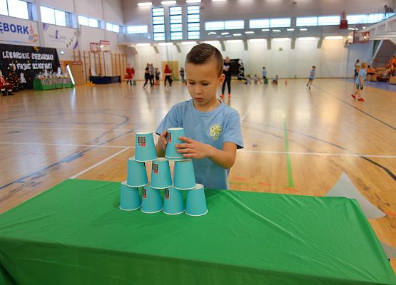 Zawody sportowe dla klas I grafika