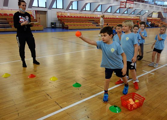 Zawody sportowe dla klas I grafika