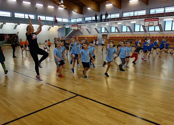 Zawody sportowe dla klas I grafika