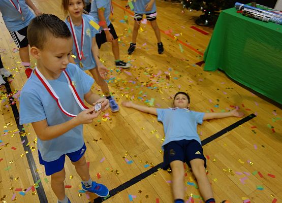 Zawody sportowe dla klas I grafika