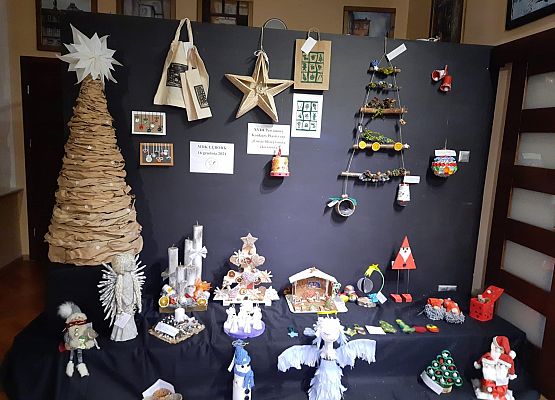 Nagrody w Powiatowym Konkursie Plastycznym "Coraz bliżej święta" grafika