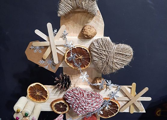 Nagrody w Powiatowym Konkursie Plastycznym "Coraz bliżej święta" grafika