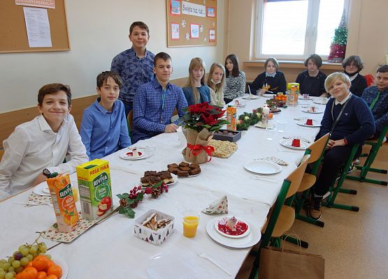 Fotorelacja z wigilii klasowej 7b grafika