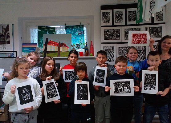 Warsztaty plastyczne "Spotkanie z grafiką – linoryt” grafika