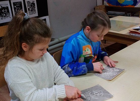 Warsztaty plastyczne "Spotkanie z grafiką – linoryt” grafika